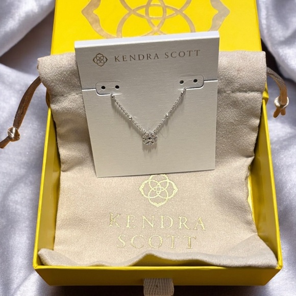 Kendra Scott Jewelry - NEW!! Kendra Scott Dazzling Silver Snowflake ❄️ Necklace